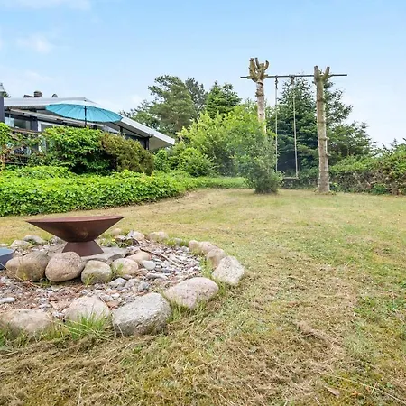 Prázdninový dům Cozy In With Sauna